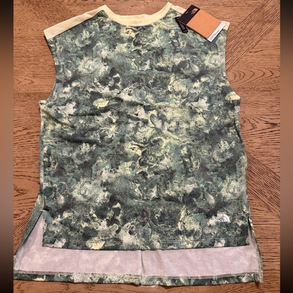 The North Face Women's Dawndream Muscle Tee Green Graphic Print Size XSmall NEW